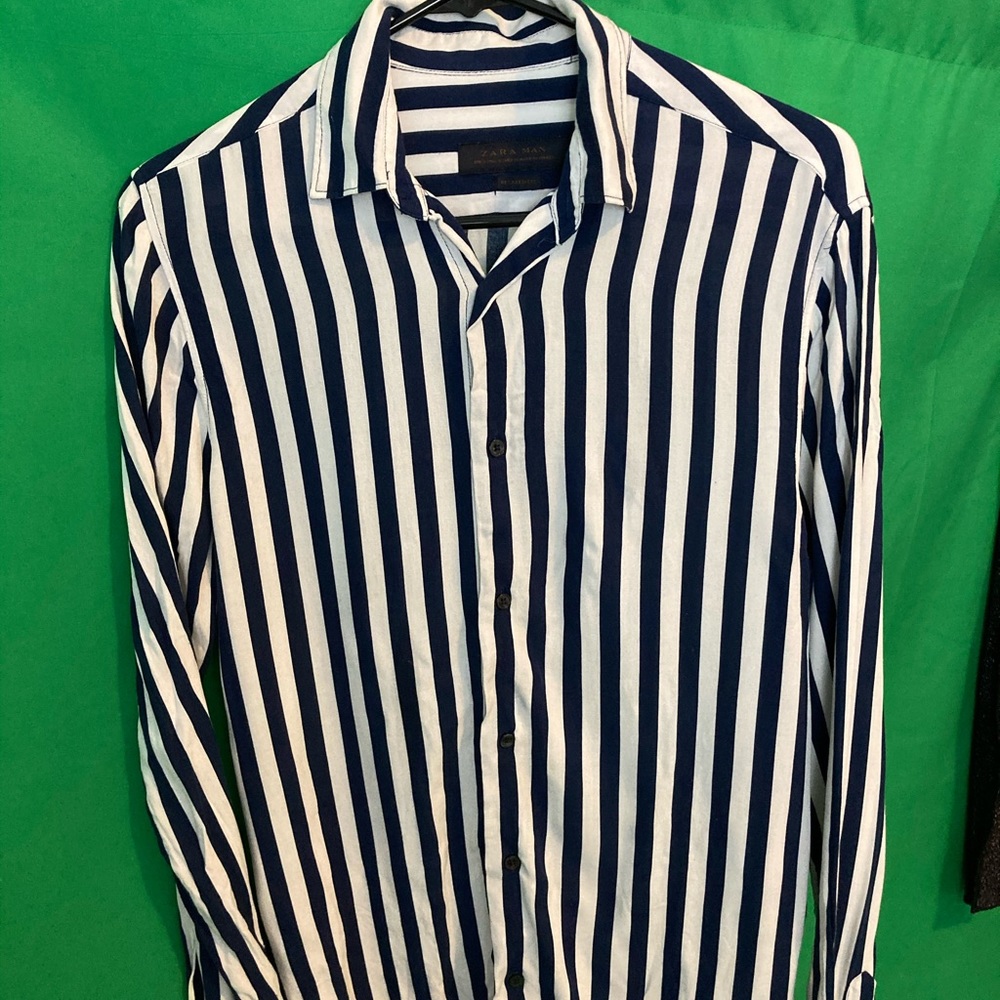 Men’s Zara button down shirt